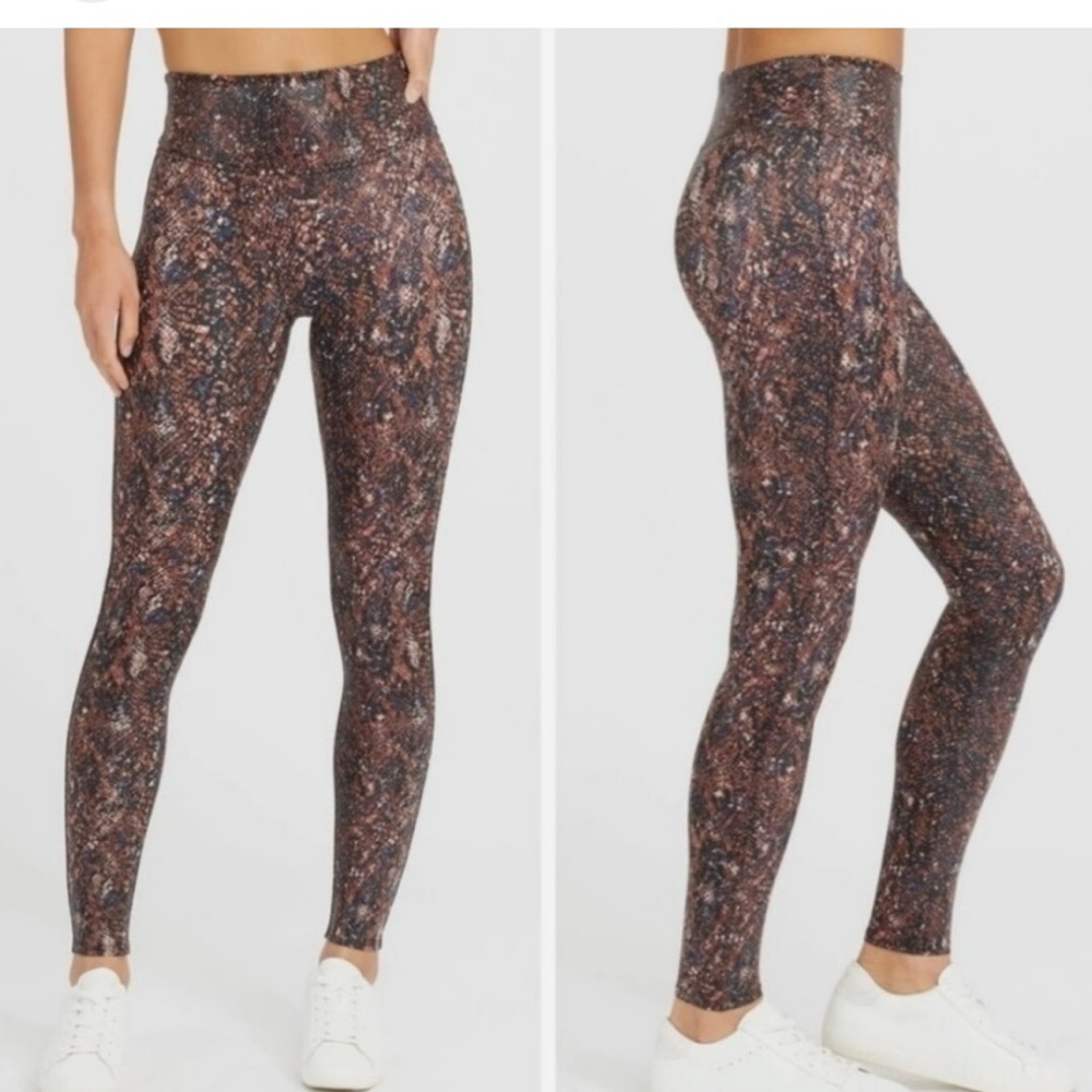 Spandex snake shine faux leather leggings mocha